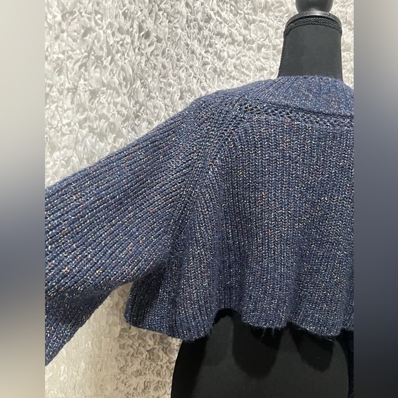 HYFVE Chic Navy Knit Cropped Sweater, COMFY, WOMEN SIZE M - Picture 7 of 9